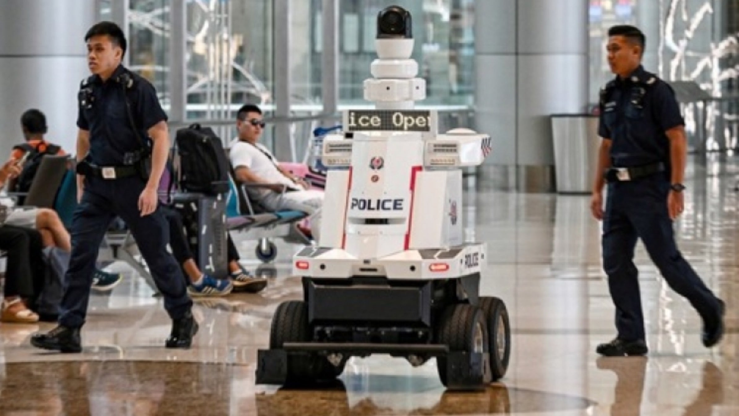 Singapore to deploy more police robots on its streets, Magnate Daily